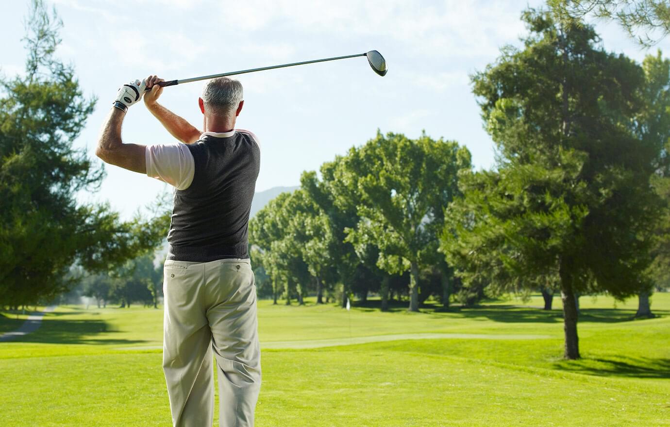 Man golfing